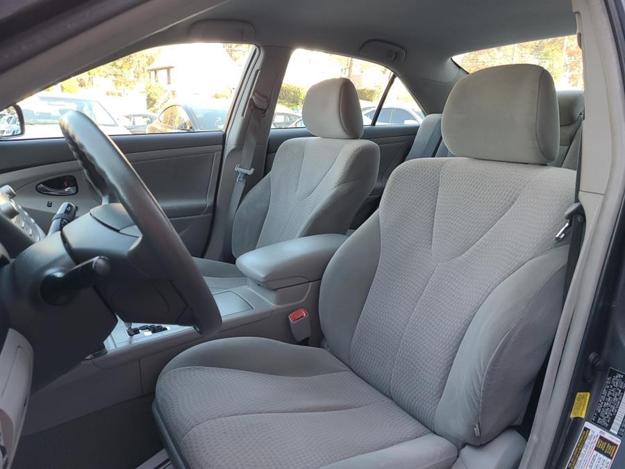 Used Toyota Camry 4dr Sedan Auto LE 2011 | National Auto Brokers, Inc.. Waterbury, Connecticut Used Toyota Camry 4dr Sedan Auto LE 2011 | National Auto Brokers, Inc.. Waterbury, Connecticut