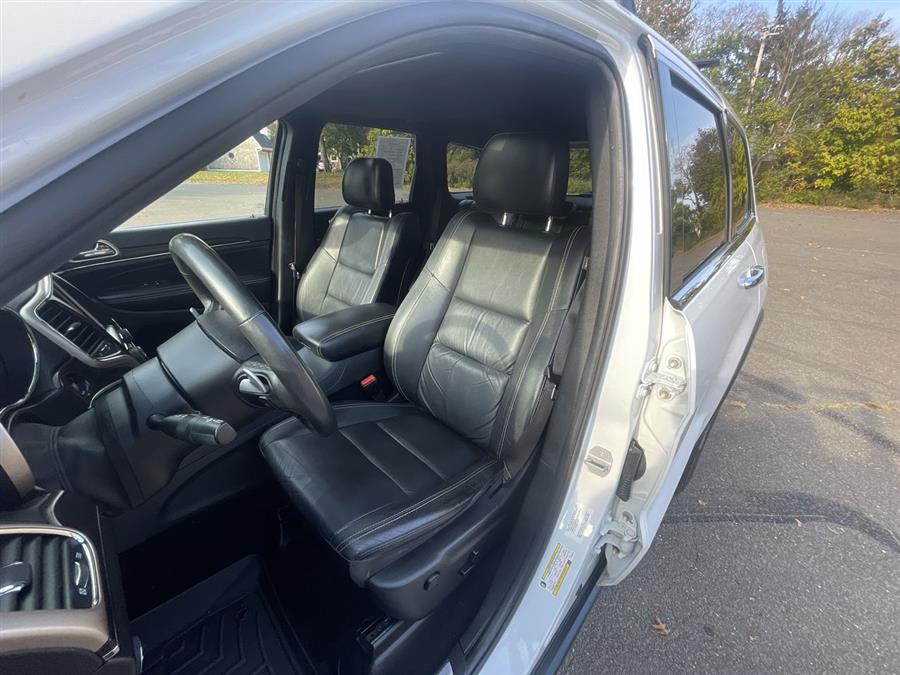 2015 Jeep Grand Cherokee 4WD 4dr Limited, available for sale in Stratford, Connecticut | Wiz Leasing Inc. Stratford, Connecticut 2015 Jeep Grand Cherokee 4WD 4dr Limited, available for sale in Stratford, Connecticut | Wiz Leasing Inc. Stratford, Connecticut