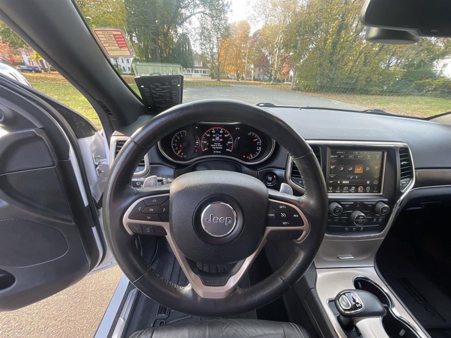2015 Jeep Grand Cherokee 4WD 4dr Limited, available for sale in Stratford, Connecticut | Wiz Leasing Inc. Stratford, Connecticut 2015 Jeep Grand Cherokee 4WD 4dr Limited, available for sale in Stratford, Connecticut | Wiz Leasing Inc. Stratford, Connecticut