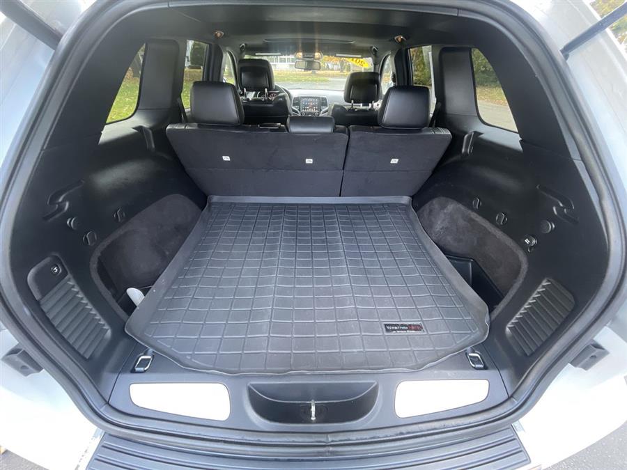 2015 Jeep Grand Cherokee 4WD 4dr Limited, available for sale in Stratford, Connecticut | Wiz Leasing Inc. Stratford, Connecticut 2015 Jeep Grand Cherokee 4WD 4dr Limited, available for sale in Stratford, Connecticut | Wiz Leasing Inc. Stratford, Connecticut