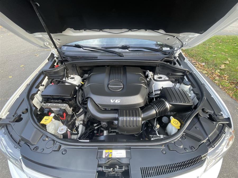 2015 Jeep Grand Cherokee 4WD 4dr Limited, available for sale in Stratford, Connecticut | Wiz Leasing Inc. Stratford, Connecticut 2015 Jeep Grand Cherokee 4WD 4dr Limited, available for sale in Stratford, Connecticut | Wiz Leasing Inc. Stratford, Connecticut