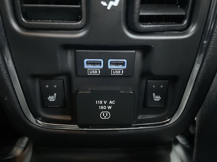 2015 Jeep Grand Cherokee 4WD 4dr Limited, available for sale in Stratford, Connecticut | Wiz Leasing Inc. Stratford, Connecticut 2015 Jeep Grand Cherokee 4WD 4dr Limited, available for sale in Stratford, Connecticut | Wiz Leasing Inc. Stratford, Connecticut