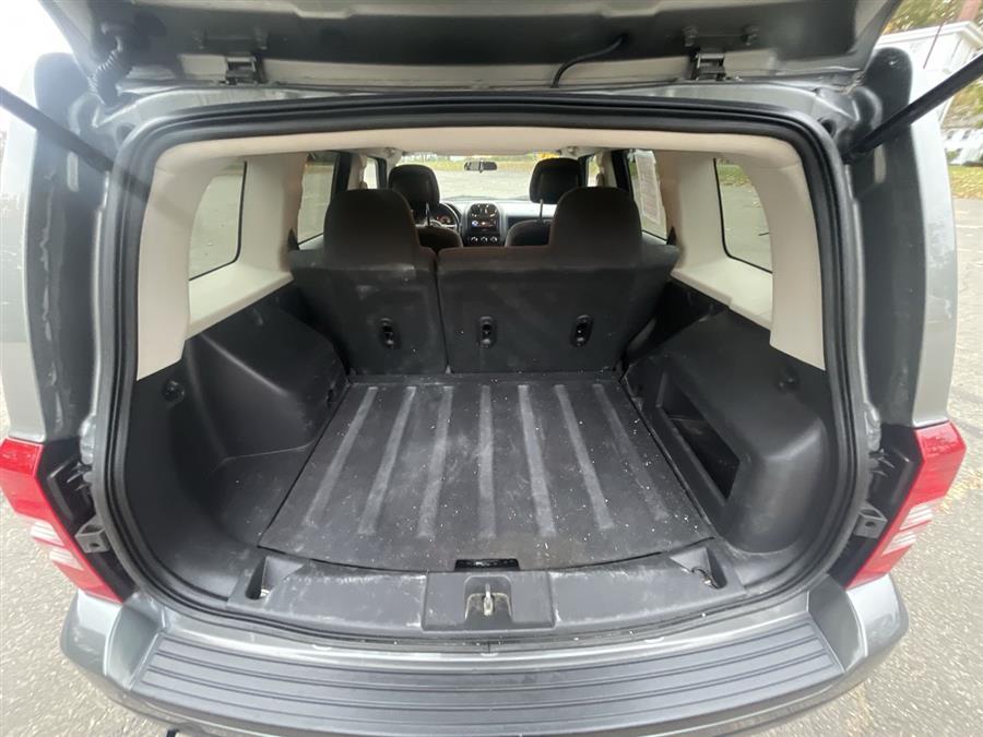 2014 Jeep Patriot 4WD 4dr Latitude, available for sale in Stratford, Connecticut | Wiz Leasing Inc. Stratford, Connecticut 2014 Jeep Patriot 4WD 4dr Latitude, available for sale in Stratford, Connecticut | Wiz Leasing Inc. Stratford, Connecticut