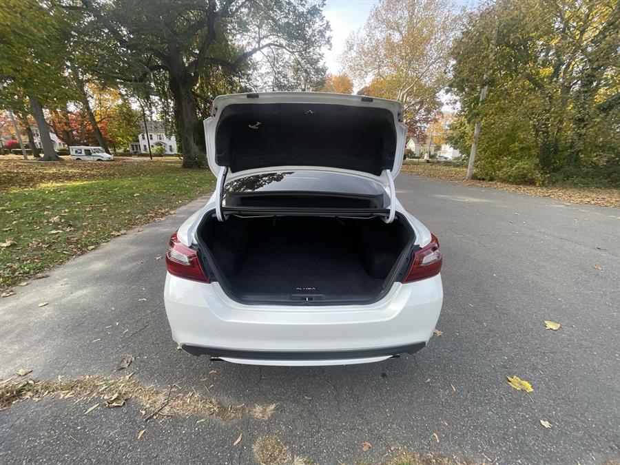 Used Nissan Altima 2.5 SR Sedan 2018 | Wiz Leasing Inc. Stratford, Connecticut Used Nissan Altima 2.5 SR Sedan 2018 | Wiz Leasing Inc. Stratford, Connecticut