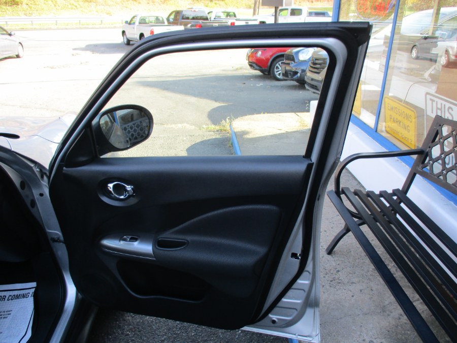 Used Nissan JUKE 5dr Wgn SL FWD 2012 | Cos Central Auto. Meriden, Connecticut Used Nissan JUKE 5dr Wgn SL FWD 2012 | Cos Central Auto. Meriden, Connecticut