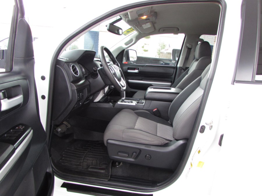 Used Toyota Tundra 4WD Truck CrewMax 5.7L V8 6-Spd AT SR5 (Natl) 2015 | VIP Auto Enterprise, Inc. Orlando, Florida Used Toyota Tundra 4WD Truck CrewMax 5.7L V8 6-Spd AT SR5 (Natl) 2015 | VIP Auto Enterprise, Inc. Orlando, Florida
