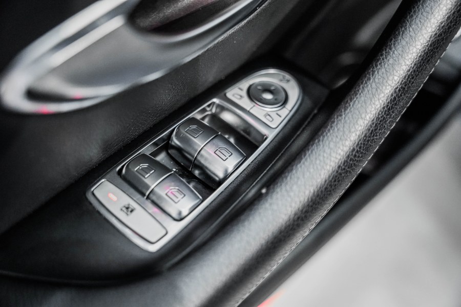 Used Mercedes-Benz E-Class E 300 4MATIC Sedan 2019 | 26 Motors Corp. Bronx, New York Used Mercedes-Benz E-Class E 300 4MATIC Sedan 2019 | 26 Motors Corp. Bronx, New York