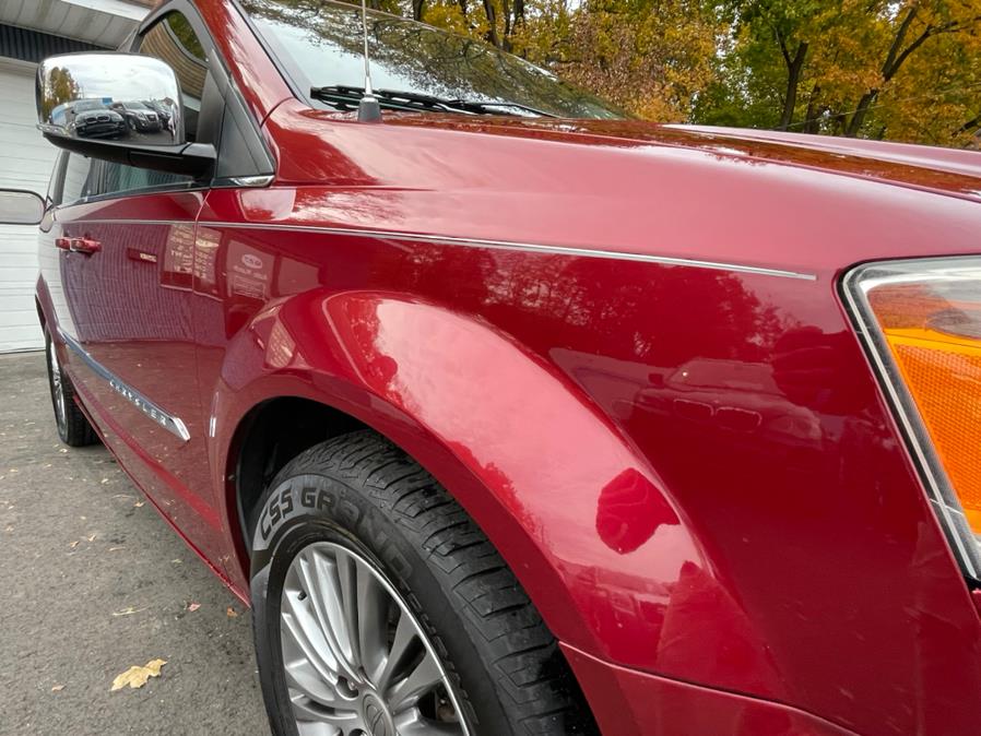 Used Chrysler Town & Country 4dr Wgn Touring-L 2013 | Auto Match LLC. Waterbury, Connecticut Used Chrysler Town & Country 4dr Wgn Touring-L 2013 | Auto Match LLC. Waterbury, Connecticut