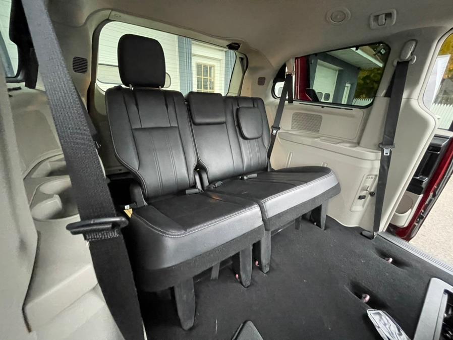 Used Chrysler Town & Country 4dr Wgn Touring-L 2013 | Auto Match LLC. Waterbury, Connecticut Used Chrysler Town & Country 4dr Wgn Touring-L 2013 | Auto Match LLC. Waterbury, Connecticut