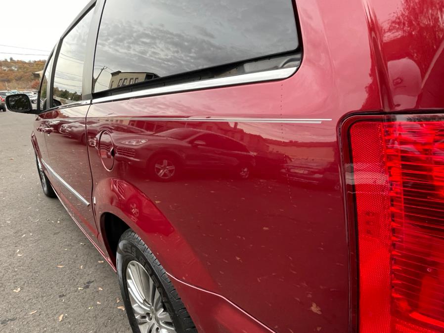 Used Chrysler Town & Country 4dr Wgn Touring-L 2013 | Auto Match LLC. Waterbury, Connecticut Used Chrysler Town & Country 4dr Wgn Touring-L 2013 | Auto Match LLC. Waterbury, Connecticut
