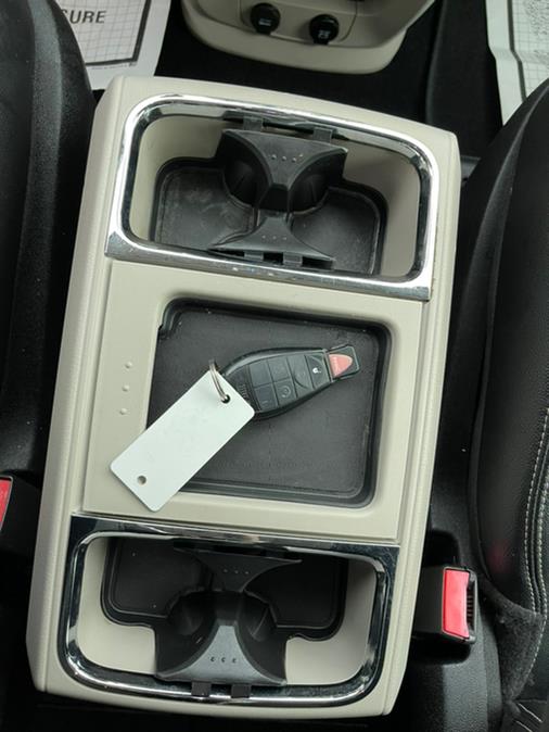 Used Chrysler Town & Country 4dr Wgn Touring-L 2013 | Auto Match LLC. Waterbury, Connecticut Used Chrysler Town & Country 4dr Wgn Touring-L 2013 | Auto Match LLC. Waterbury, Connecticut