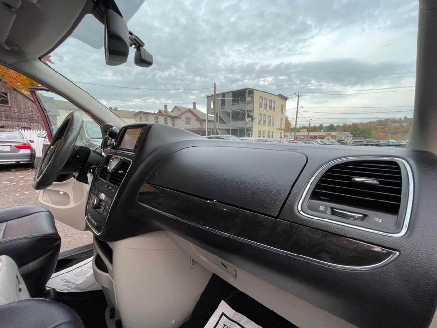 Used Chrysler Town & Country 4dr Wgn Touring-L 2013 | Auto Match LLC. Waterbury, Connecticut Used Chrysler Town & Country 4dr Wgn Touring-L 2013 | Auto Match LLC. Waterbury, Connecticut