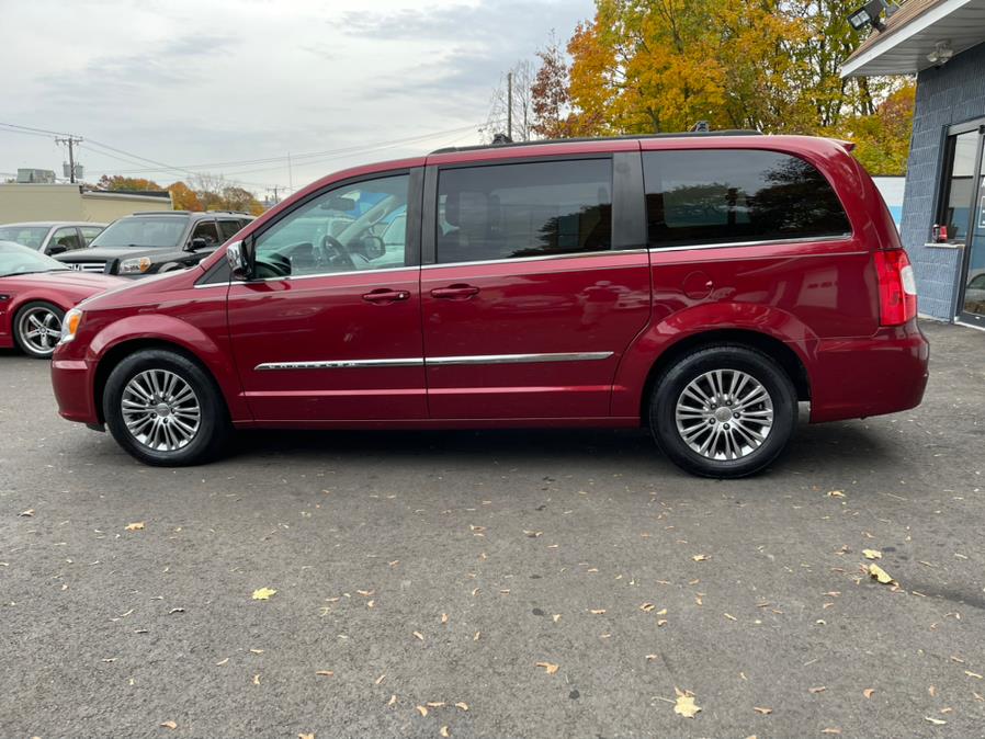 Used Chrysler Town & Country 4dr Wgn Touring-L 2013 | Auto Match LLC. Waterbury, Connecticut Used Chrysler Town & Country 4dr Wgn Touring-L 2013 | Auto Match LLC. Waterbury, Connecticut