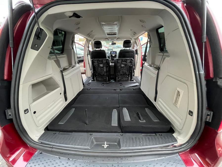 Used Chrysler Town & Country 4dr Wgn Touring-L 2013 | Auto Match LLC. Waterbury, Connecticut Used Chrysler Town & Country 4dr Wgn Touring-L 2013 | Auto Match LLC. Waterbury, Connecticut