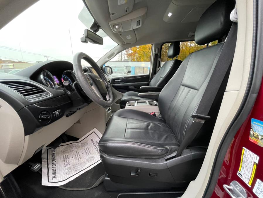 Used Chrysler Town & Country 4dr Wgn Touring-L 2013 | Auto Match LLC. Waterbury, Connecticut Used Chrysler Town & Country 4dr Wgn Touring-L 2013 | Auto Match LLC. Waterbury, Connecticut