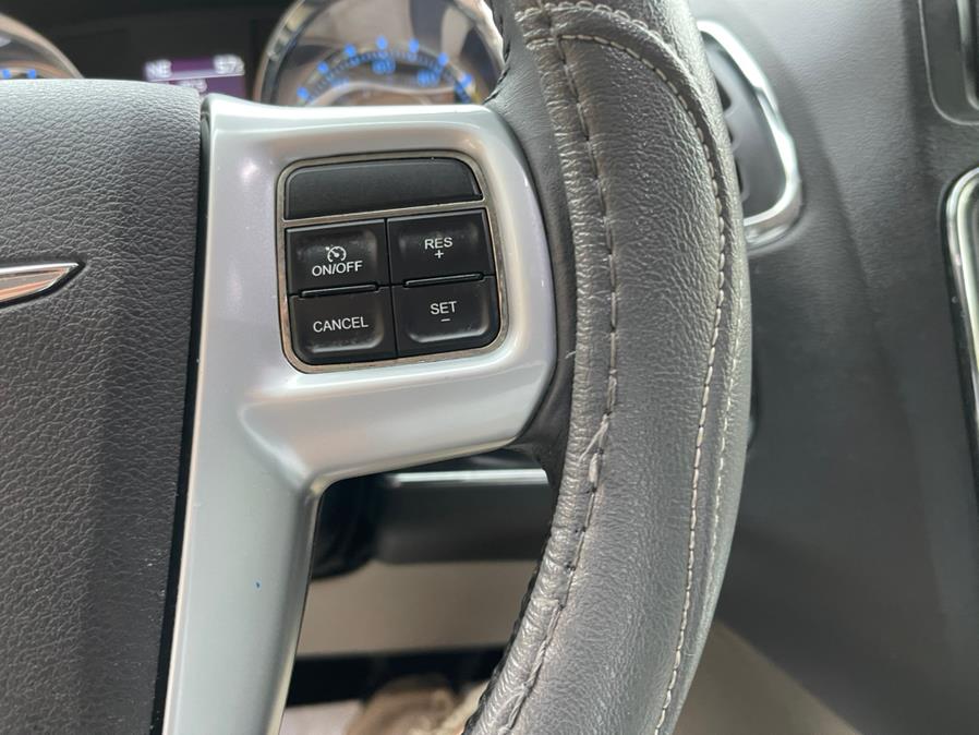 Used Chrysler Town & Country 4dr Wgn Touring-L 2013 | Auto Match LLC. Waterbury, Connecticut Used Chrysler Town & Country 4dr Wgn Touring-L 2013 | Auto Match LLC. Waterbury, Connecticut
