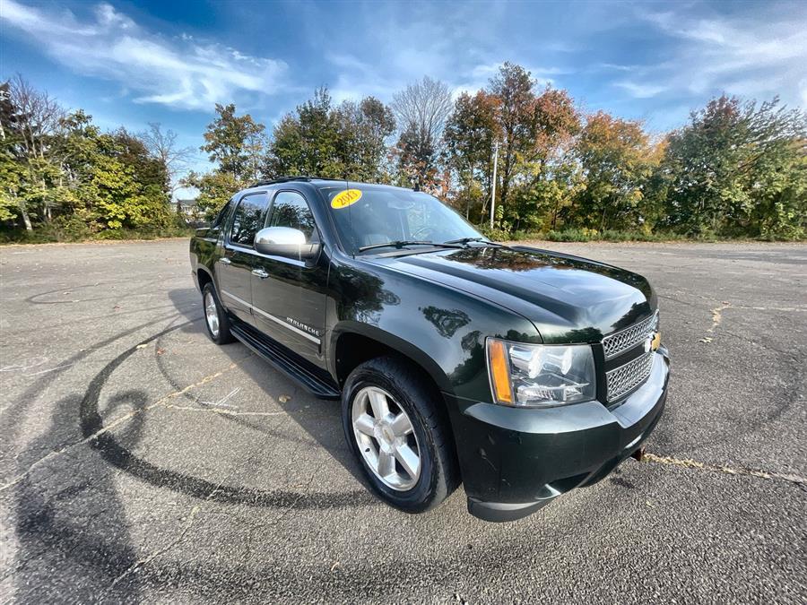 2013 Chevrolet Avalanche 4WD Crew Cab LTZ Black Diamond Edition, available for sale in Stratford, Connecticut | Wiz Leasing Inc. Stratford, Connecticut