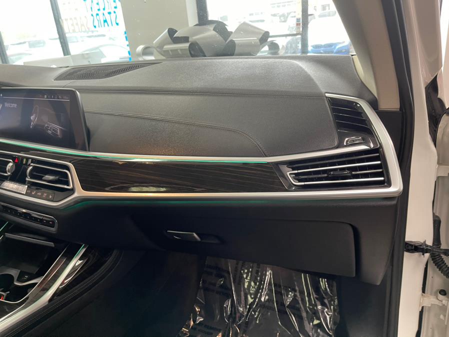 2020 BMW X7 xDrive40i Sports Activity Vehicle, available for sale in Inwood, New York | 5 Towns Drive. Inwood, New York 2020 BMW X7 xDrive40i Sports Activity Vehicle, available for sale in Inwood, New York | 5 Towns Drive. Inwood, New York
