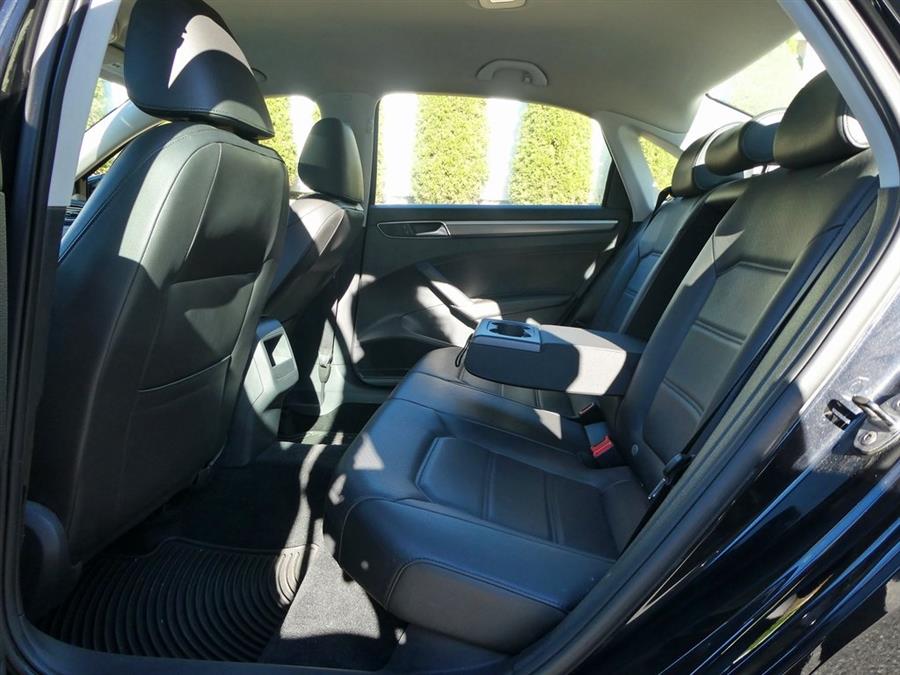 Used Volkswagen Passat 1.8T R-Line 2017 | Auto Expo Ent Inc.. Great Neck, New York Used Volkswagen Passat 1.8T R-Line 2017 | Auto Expo Ent Inc.. Great Neck, New York