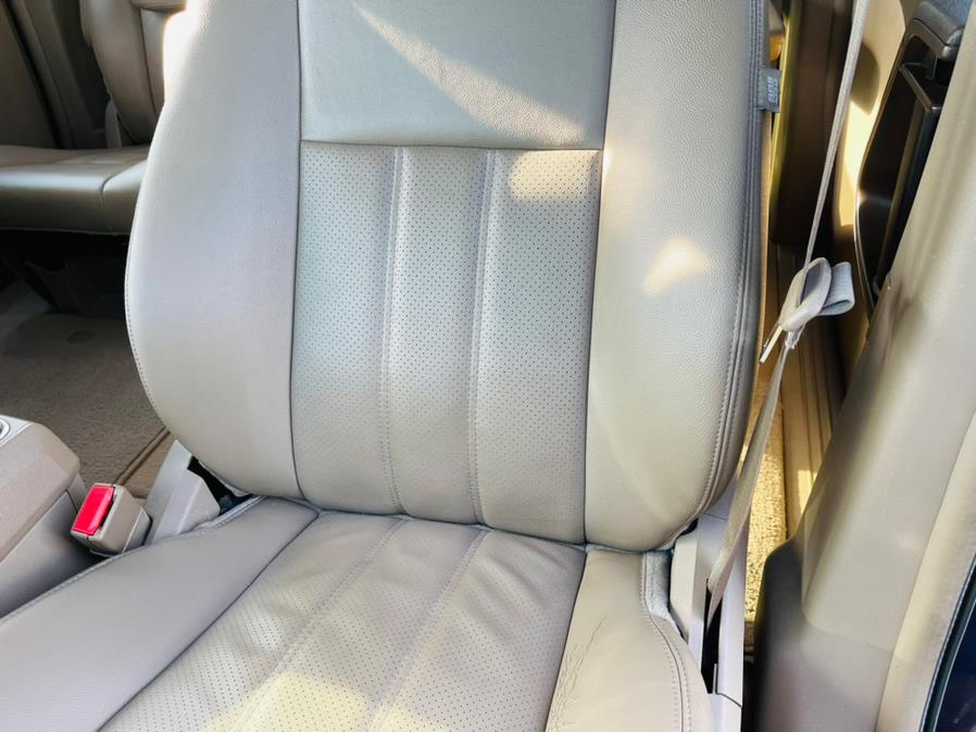 Used Chrysler Town & Country 4dr Wgn Touring-L 2014 | Supreme Automotive. New Britain, Connecticut Used Chrysler Town & Country 4dr Wgn Touring-L 2014 | Supreme Automotive. New Britain, Connecticut
