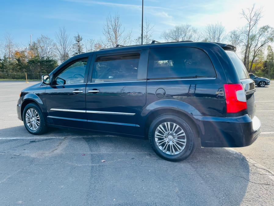 Used Chrysler Town & Country 4dr Wgn Touring-L 2014 | Supreme Automotive. New Britain, Connecticut Used Chrysler Town & Country 4dr Wgn Touring-L 2014 | Supreme Automotive. New Britain, Connecticut
