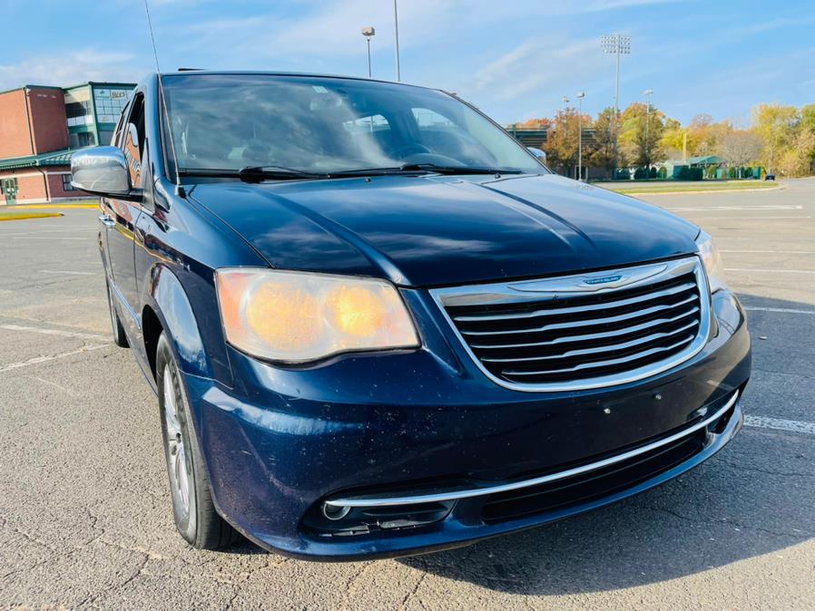 Used Chrysler Town & Country 4dr Wgn Touring-L 2014 | Supreme Automotive. New Britain, Connecticut Used Chrysler Town & Country 4dr Wgn Touring-L 2014 | Supreme Automotive. New Britain, Connecticut
