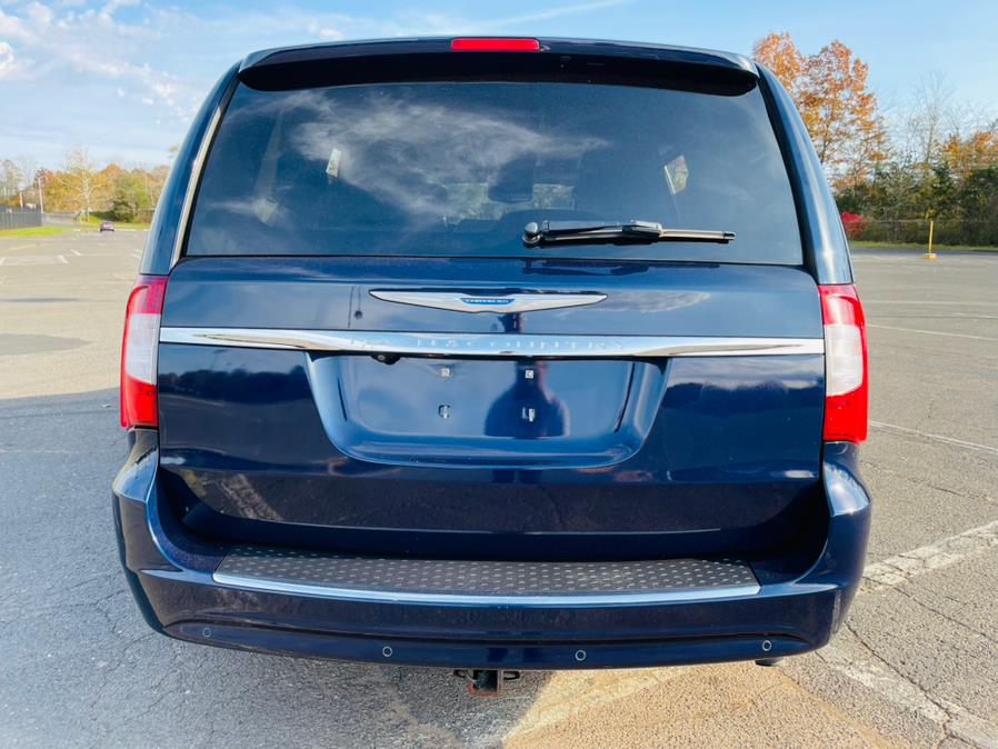Used Chrysler Town & Country 4dr Wgn Touring-L 2014 | Supreme Automotive. New Britain, Connecticut Used Chrysler Town & Country 4dr Wgn Touring-L 2014 | Supreme Automotive. New Britain, Connecticut