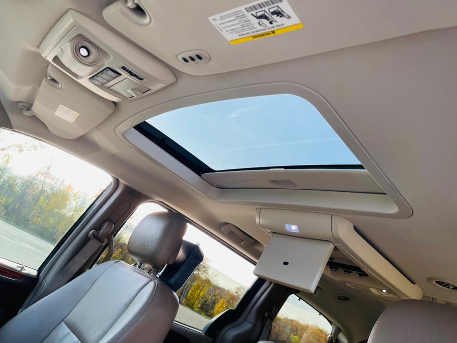 Used Chrysler Town & Country 4dr Wgn Touring-L 2014 | Supreme Automotive. New Britain, Connecticut Used Chrysler Town & Country 4dr Wgn Touring-L 2014 | Supreme Automotive. New Britain, Connecticut