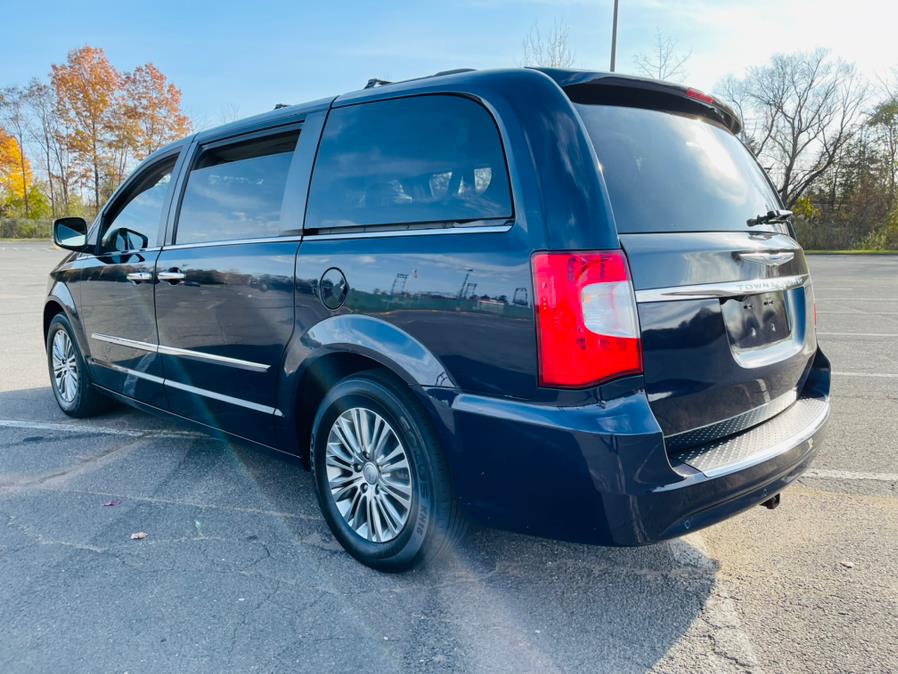 Used Chrysler Town & Country 4dr Wgn Touring-L 2014 | Supreme Automotive. New Britain, Connecticut Used Chrysler Town & Country 4dr Wgn Touring-L 2014 | Supreme Automotive. New Britain, Connecticut
