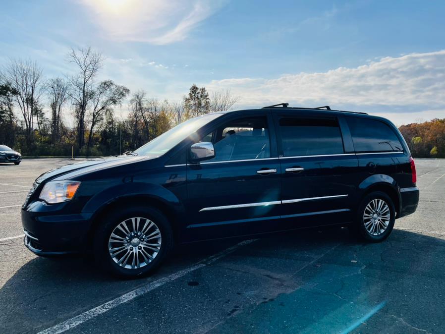 Used Chrysler Town & Country 4dr Wgn Touring-L 2014 | Supreme Automotive. New Britain, Connecticut Used Chrysler Town & Country 4dr Wgn Touring-L 2014 | Supreme Automotive. New Britain, Connecticut