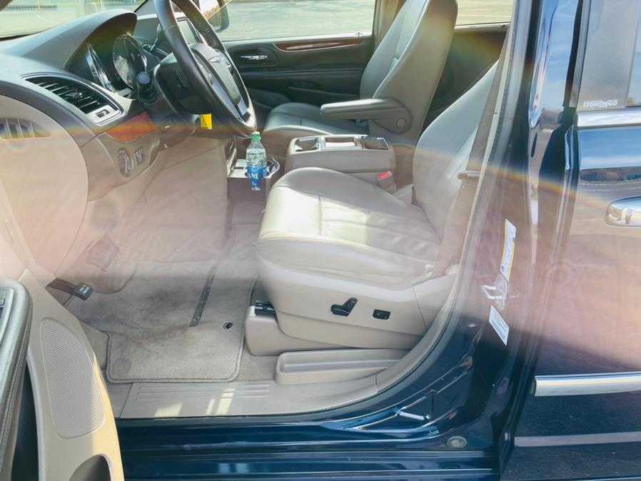 Used Chrysler Town & Country 4dr Wgn Touring-L 2014 | Supreme Automotive. New Britain, Connecticut Used Chrysler Town & Country 4dr Wgn Touring-L 2014 | Supreme Automotive. New Britain, Connecticut