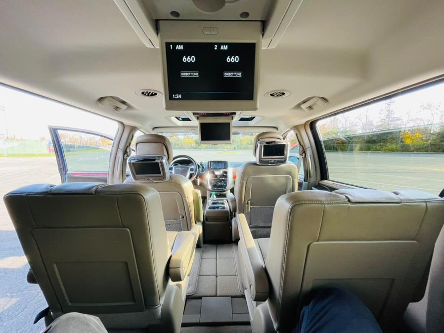 Used Chrysler Town & Country 4dr Wgn Touring-L 2014 | Supreme Automotive. New Britain, Connecticut Used Chrysler Town & Country 4dr Wgn Touring-L 2014 | Supreme Automotive. New Britain, Connecticut