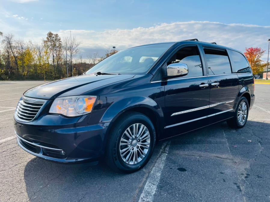 Used Chrysler Town & Country 4dr Wgn Touring-L 2014 | Supreme Automotive. New Britain, Connecticut Used Chrysler Town & Country 4dr Wgn Touring-L 2014 | Supreme Automotive. New Britain, Connecticut