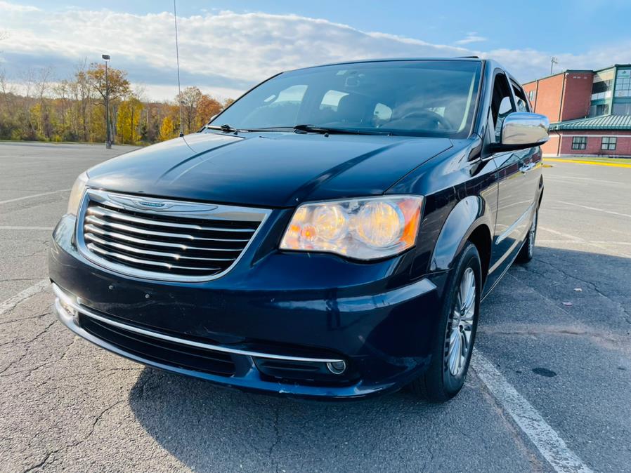 Used Chrysler Town & Country 4dr Wgn Touring-L 2014 | Supreme Automotive. New Britain, Connecticut Used Chrysler Town & Country 4dr Wgn Touring-L 2014 | Supreme Automotive. New Britain, Connecticut