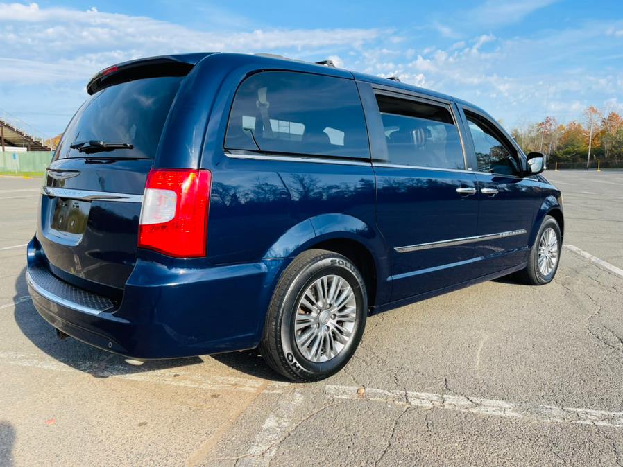 Used Chrysler Town & Country 4dr Wgn Touring-L 2014 | Supreme Automotive. New Britain, Connecticut Used Chrysler Town & Country 4dr Wgn Touring-L 2014 | Supreme Automotive. New Britain, Connecticut