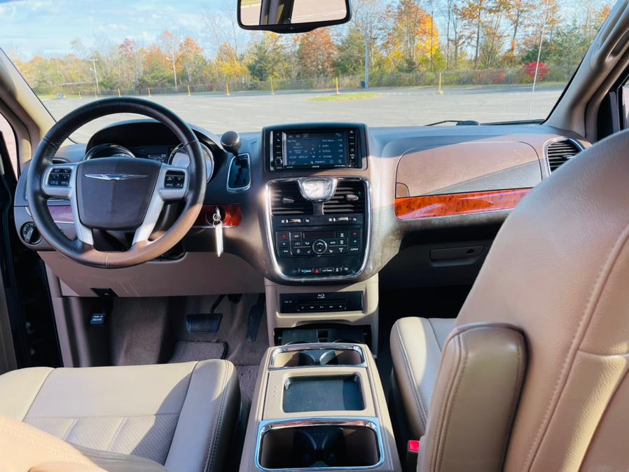 Used Chrysler Town & Country 4dr Wgn Touring-L 2014 | Supreme Automotive. New Britain, Connecticut Used Chrysler Town & Country 4dr Wgn Touring-L 2014 | Supreme Automotive. New Britain, Connecticut