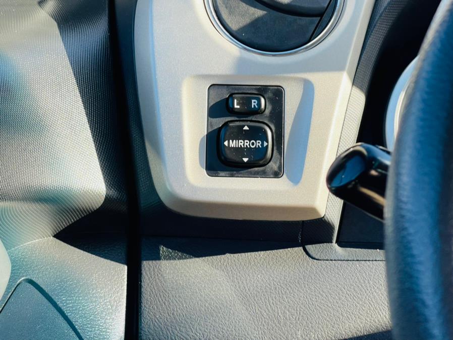 2009 Toyota Matrix 5dr Wgn Auto FWD, available for sale in New Britain, Connecticut | Supreme Automotive. New Britain, Connecticut 2009 Toyota Matrix 5dr Wgn Auto FWD, available for sale in New Britain, Connecticut | Supreme Automotive. New Britain, Connecticut