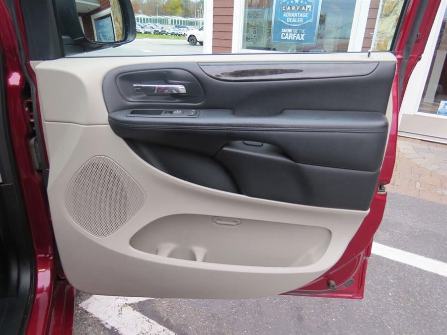 Used Dodge Grand Caravan SXT 4dr Mini Van 2015 | Lake City Exports Inc. Auburn, Maine Used Dodge Grand Caravan SXT 4dr Mini Van 2015 | Lake City Exports Inc. Auburn, Maine