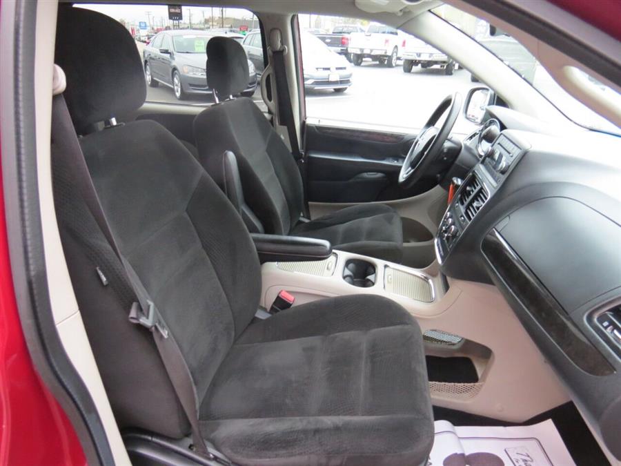 Used Dodge Grand Caravan SXT 4dr Mini Van 2015 | Lake City Exports Inc. Auburn, Maine Used Dodge Grand Caravan SXT 4dr Mini Van 2015 | Lake City Exports Inc. Auburn, Maine