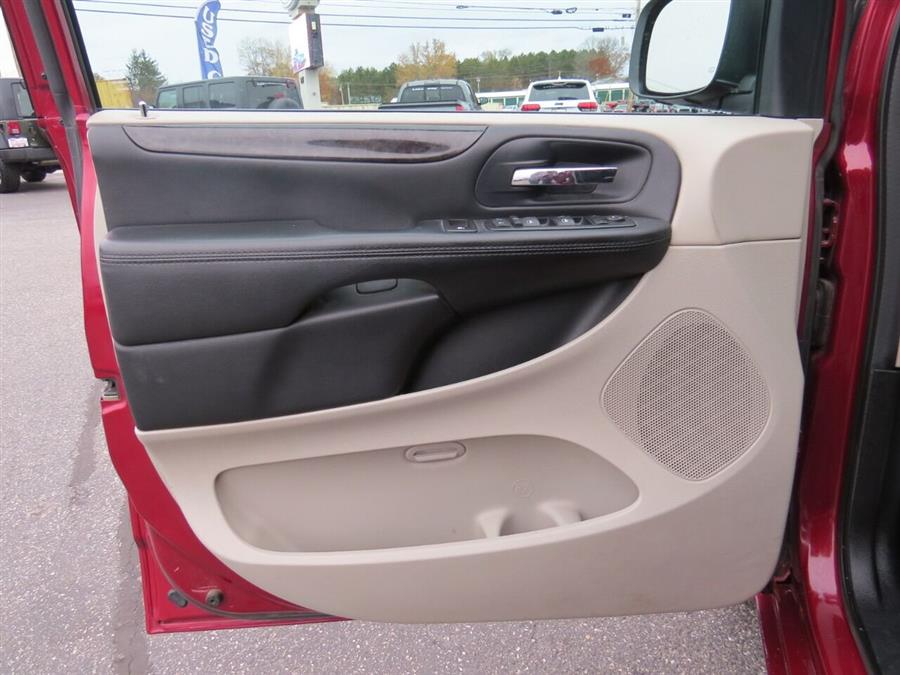 Used Dodge Grand Caravan SXT 4dr Mini Van 2015 | Lake City Exports Inc. Auburn, Maine Used Dodge Grand Caravan SXT 4dr Mini Van 2015 | Lake City Exports Inc. Auburn, Maine