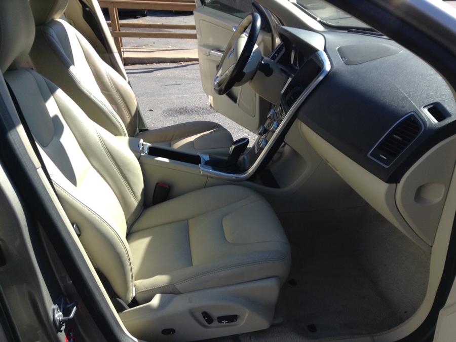 Used Volvo XC60 FWD 4dr T6 Drive-E Platinum 2016 | Eurocars Plus. Groton, Connecticut Used Volvo XC60 FWD 4dr T6 Drive-E Platinum 2016 | Eurocars Plus. Groton, Connecticut
