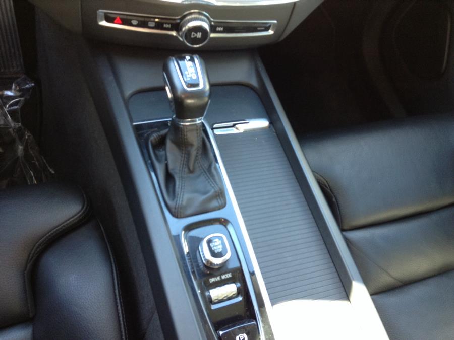 Used Volvo XC60 T5 AWD Momentum 2019 | Eurocars Plus. Groton, Connecticut Used Volvo XC60 T5 AWD Momentum 2019 | Eurocars Plus. Groton, Connecticut