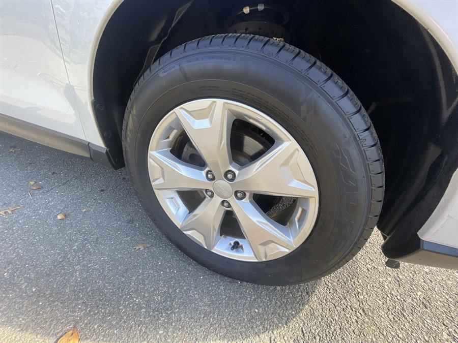 Used Subaru Forester 4dr Auto 2.5i Premium PZEV 2014 | Wiz Leasing Inc. Stratford, Connecticut Used Subaru Forester 4dr Auto 2.5i Premium PZEV 2014 | Wiz Leasing Inc. Stratford, Connecticut