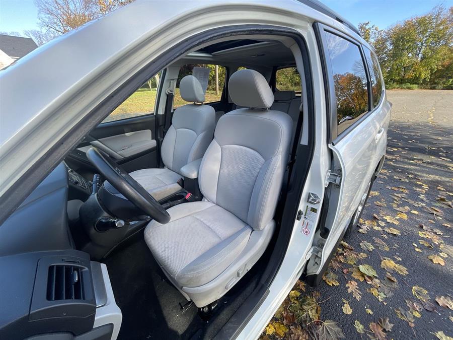 Used Subaru Forester 4dr Auto 2.5i Premium PZEV 2014 | Wiz Leasing Inc. Stratford, Connecticut Used Subaru Forester 4dr Auto 2.5i Premium PZEV 2014 | Wiz Leasing Inc. Stratford, Connecticut