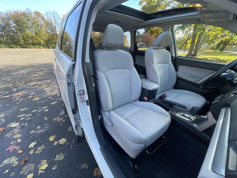 Used Subaru Forester 4dr Auto 2.5i Premium PZEV 2014 | Wiz Leasing Inc. Stratford, Connecticut Used Subaru Forester 4dr Auto 2.5i Premium PZEV 2014 | Wiz Leasing Inc. Stratford, Connecticut