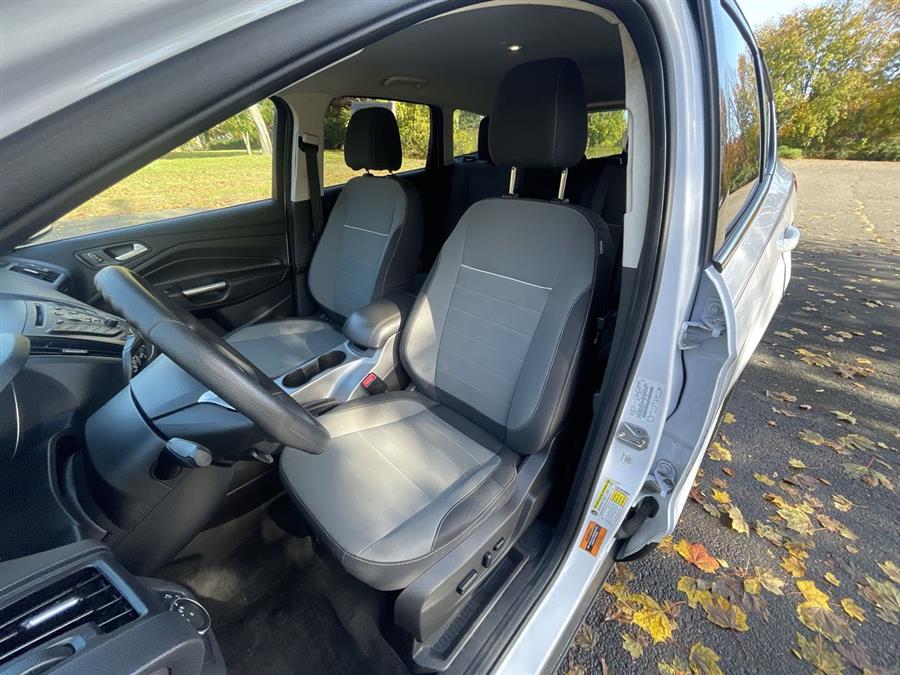 2014 Ford Escape 4WD 4dr SE, available for sale in Stratford, Connecticut | Wiz Leasing Inc. Stratford, Connecticut 2014 Ford Escape 4WD 4dr SE, available for sale in Stratford, Connecticut | Wiz Leasing Inc. Stratford, Connecticut