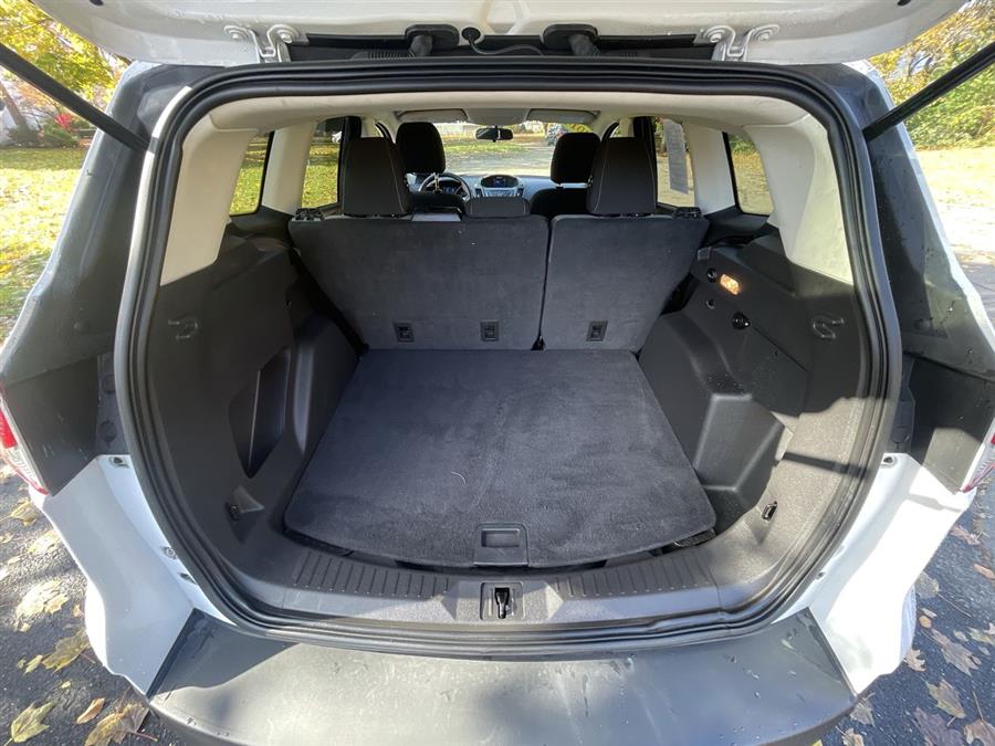 2014 Ford Escape 4WD 4dr SE, available for sale in Stratford, Connecticut | Wiz Leasing Inc. Stratford, Connecticut 2014 Ford Escape 4WD 4dr SE, available for sale in Stratford, Connecticut | Wiz Leasing Inc. Stratford, Connecticut