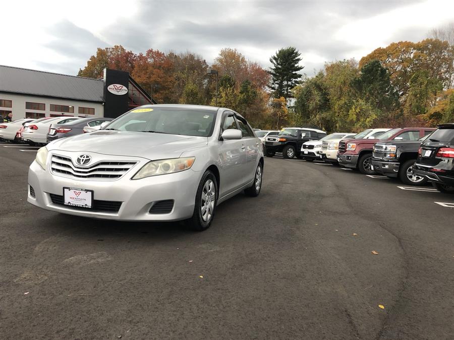 2010 Toyota Camry 4dr Sdn I4 Auto LE, available for sale in Stratford, Connecticut | Wiz Leasing Inc. Stratford, Connecticut