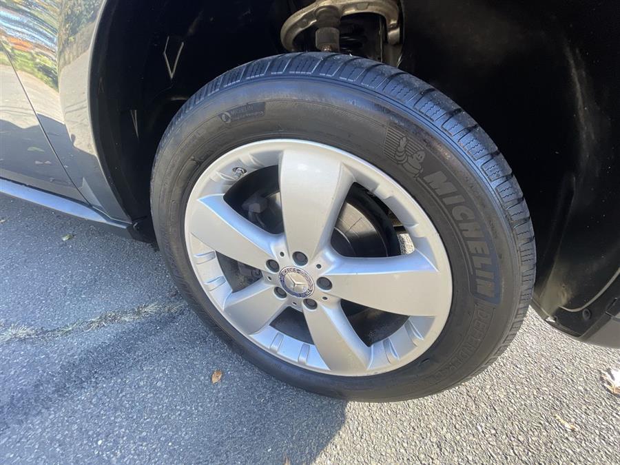 Used Mercedes-Benz M-Class 4MATIC 4dr ML350 2011 | Wiz Leasing Inc. Stratford, Connecticut Used Mercedes-Benz M-Class 4MATIC 4dr ML350 2011 | Wiz Leasing Inc. Stratford, Connecticut