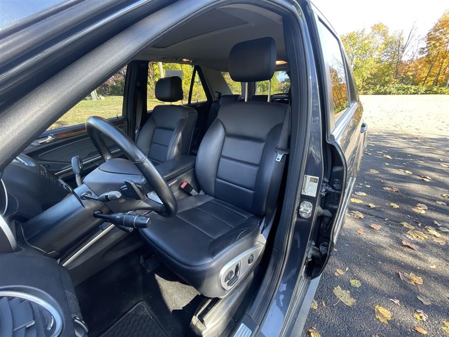 Used Mercedes-Benz M-Class 4MATIC 4dr ML350 2011 | Wiz Leasing Inc. Stratford, Connecticut Used Mercedes-Benz M-Class 4MATIC 4dr ML350 2011 | Wiz Leasing Inc. Stratford, Connecticut